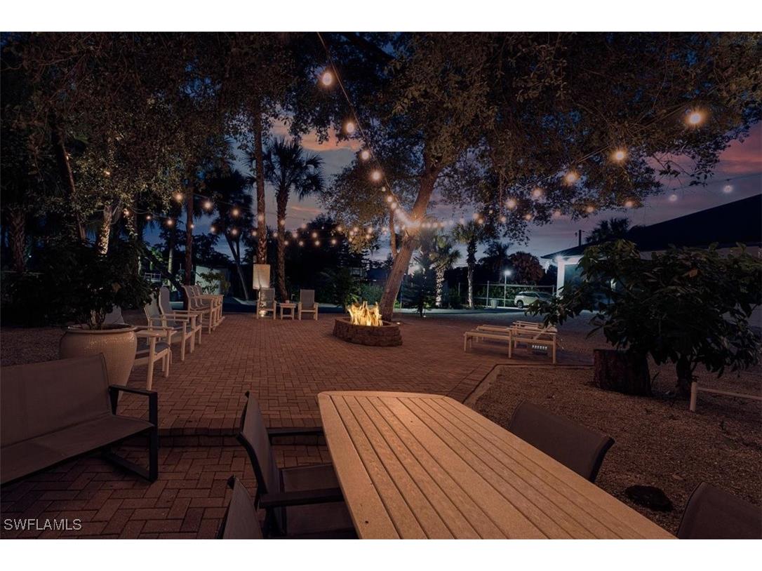 328 16th Avenue NW Naples FL 34120 225068848 image9