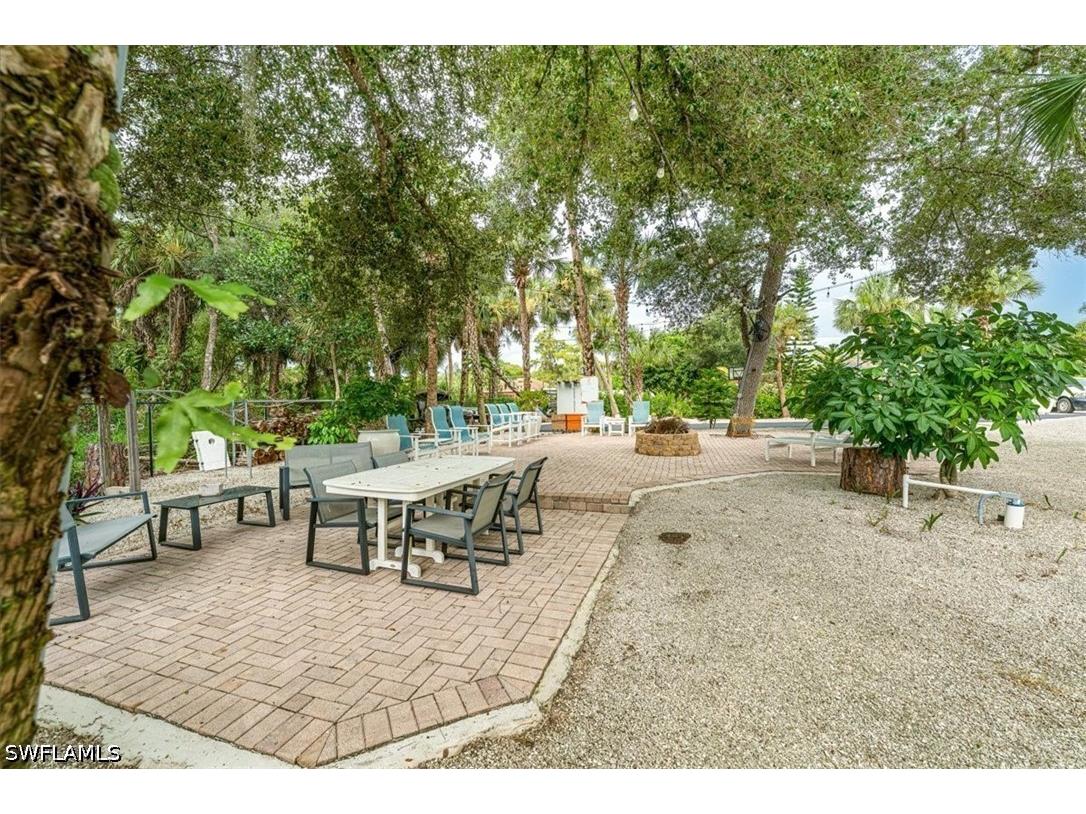 328 16th Avenue NW Naples FL 34120 226025316 image41