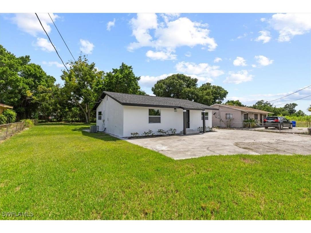 328 Nogales Street Fort Myers FL 33916 224069544 image1
