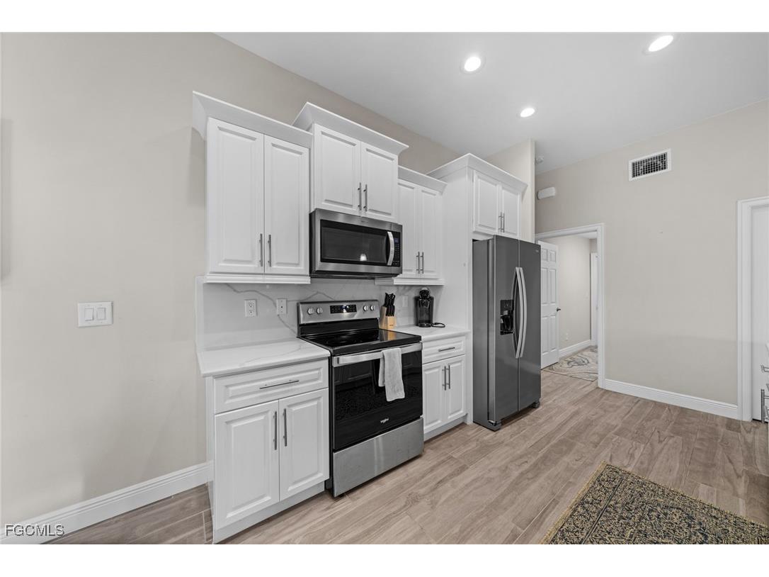 328 SW 26th Avenue Cape Coral FL 33991 2025020859 image13