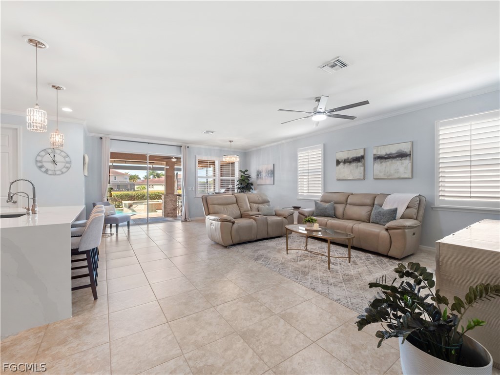 3280 Royal Gardens Avenue Fort Myers FL 33916 2026007973 image7