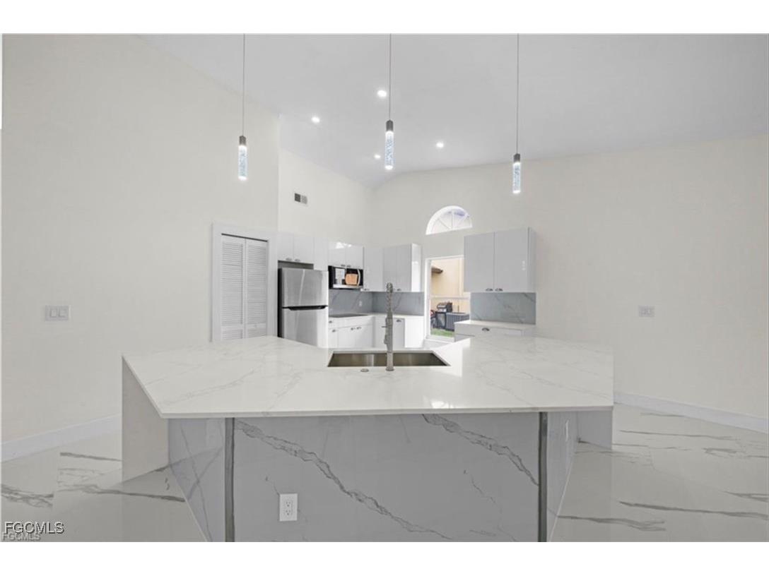 3832 Sabal Springs Boulevard North Fort Myers FL 33917 2025016937 image9