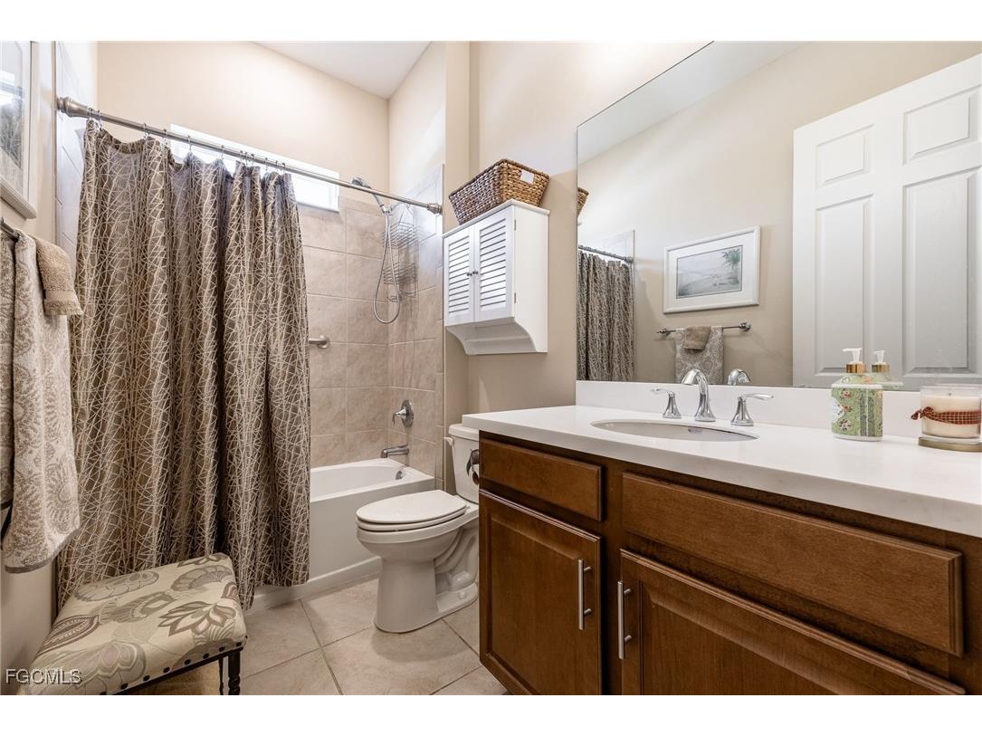 3286 Baravaldo Circle Cape Coral FL 33909 2025015184 image22