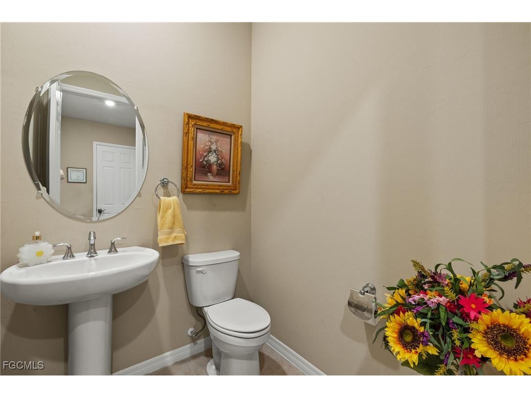 3286 Baravaldo Circle Cape Coral FL 33909 2025015184 image27