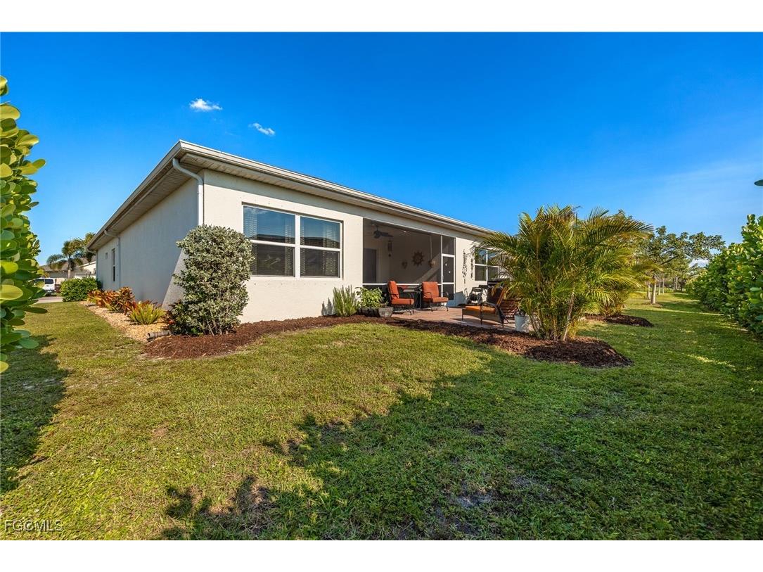 3286 Baravaldo Circle Cape Coral FL 33909 2025015184 image34