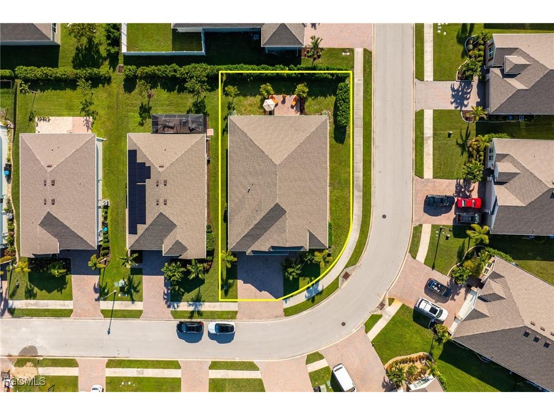 3286 Baravaldo Circle Cape Coral FL 33909 2025015184 image38