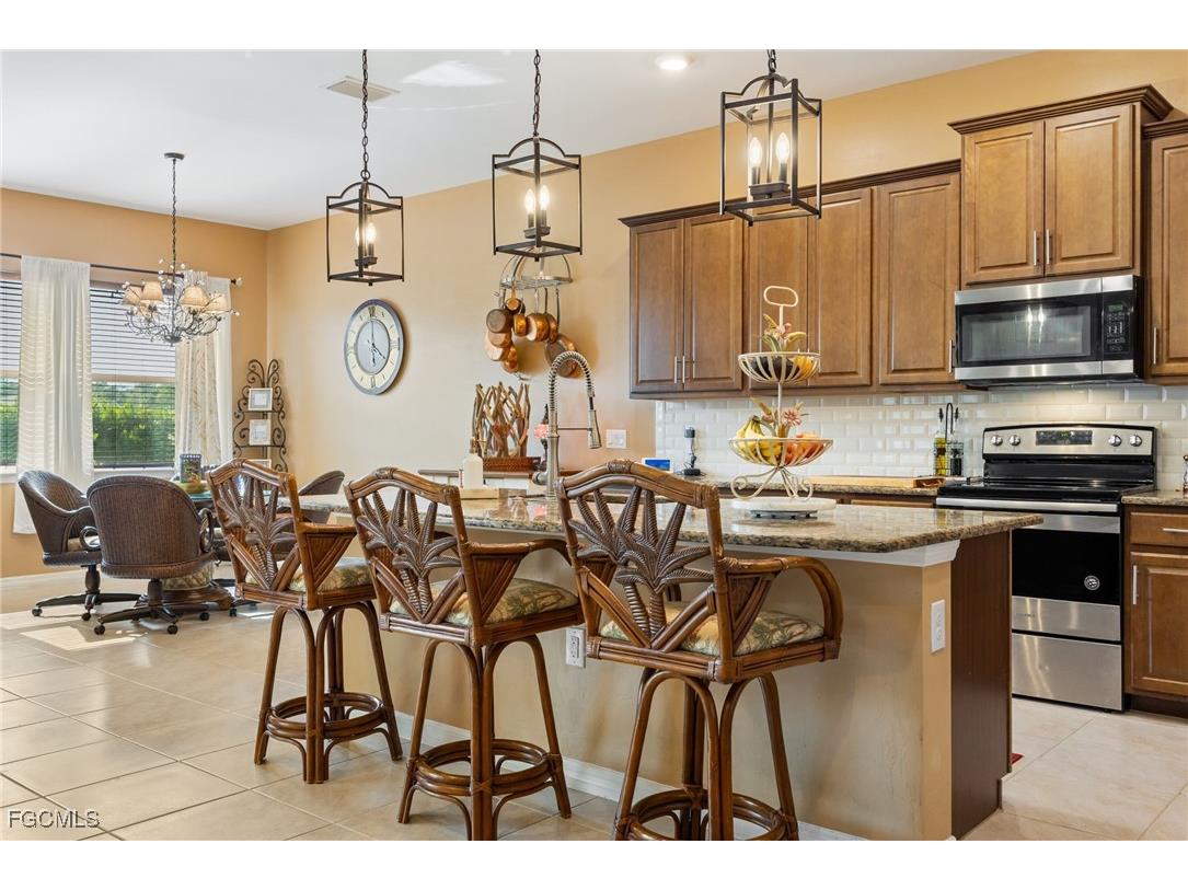 3286 Baravaldo Circle Cape Coral FL 33909 2025015184 image5