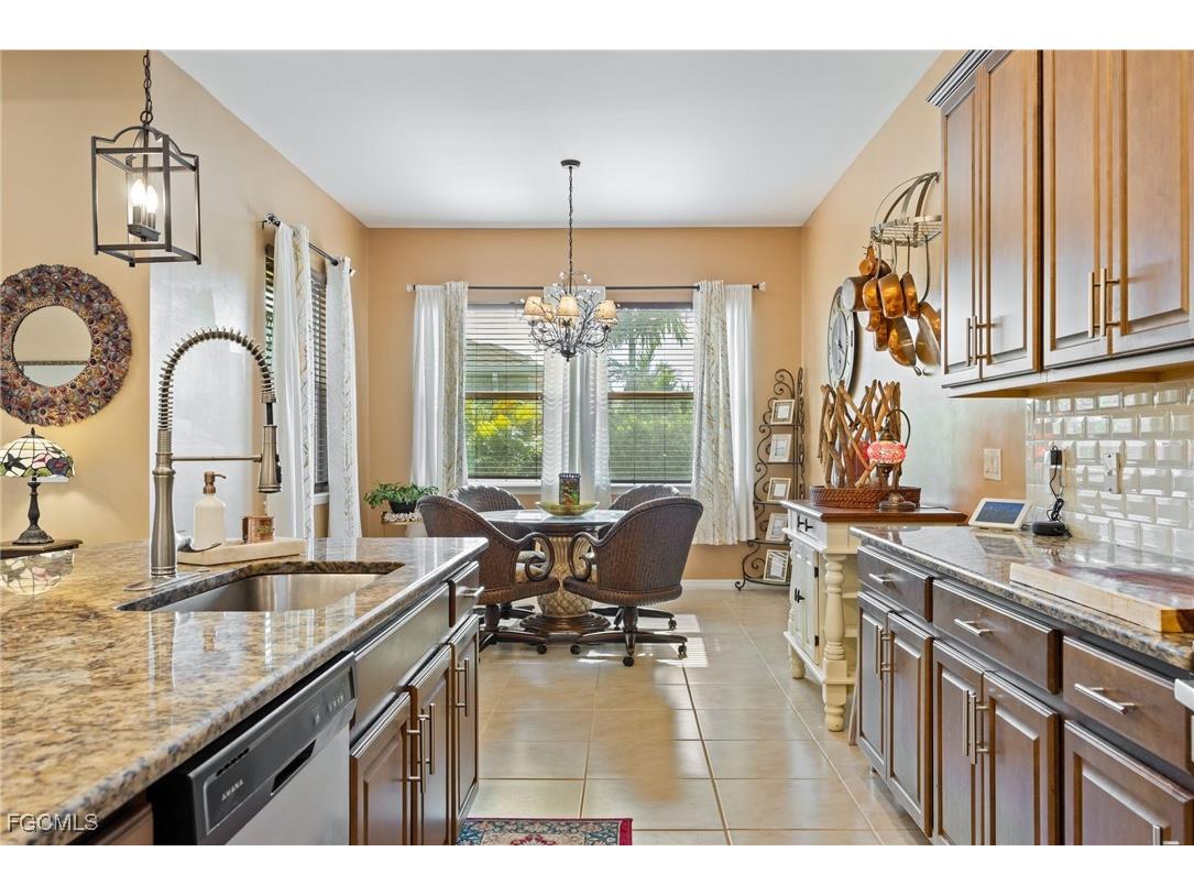 3286 Baravaldo Circle Cape Coral FL 33909 2025015184 image8