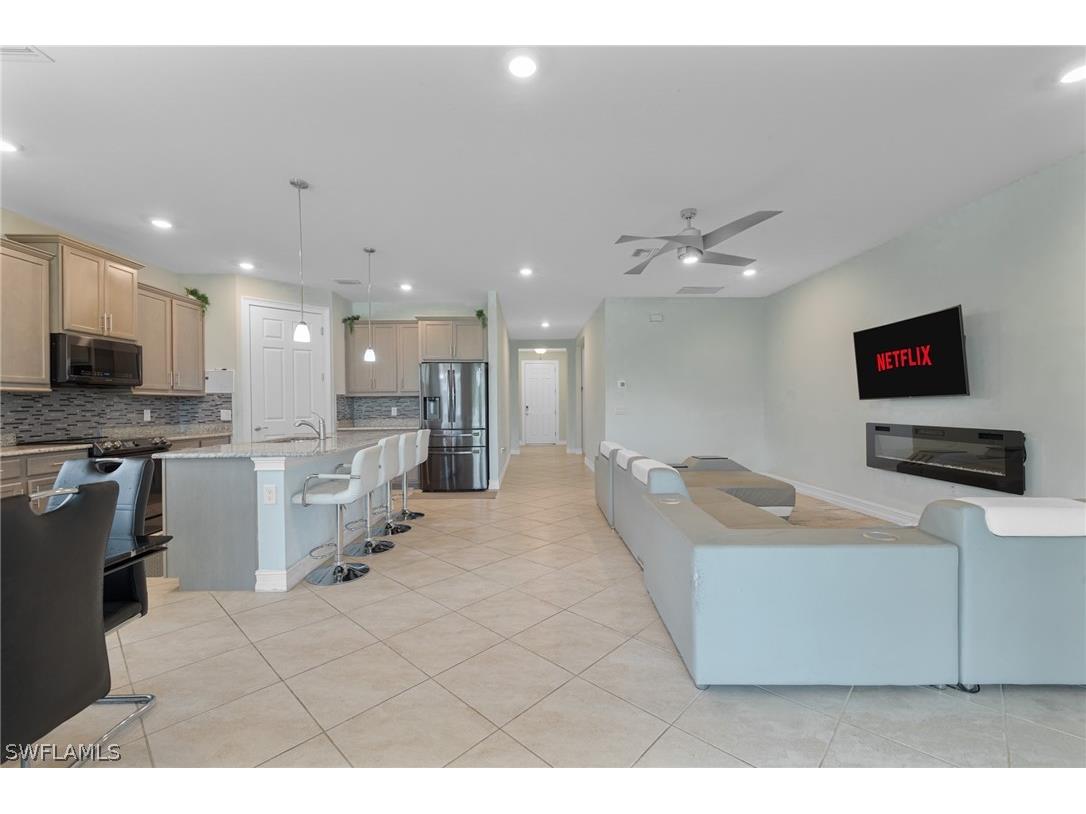 3289 Baravaldo Circle Cape Coral FL 33909 226009589 image3