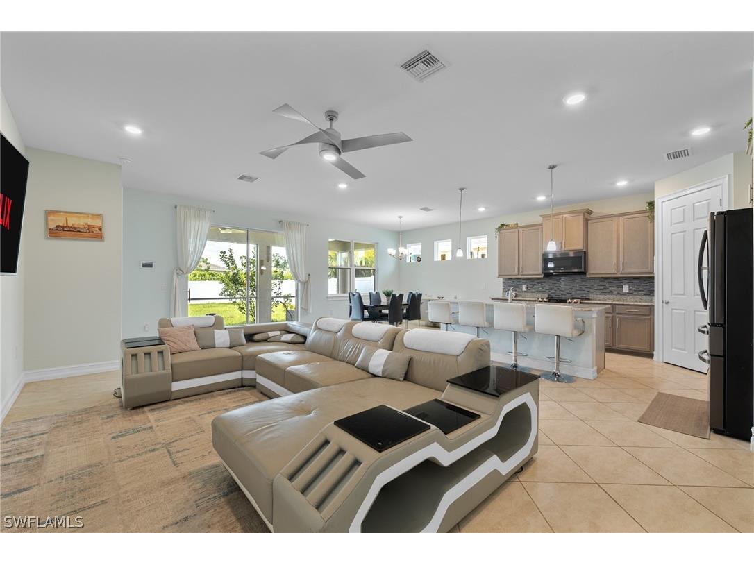 3289 Baravaldo Circle Cape Coral FL 33909 226009589 image4