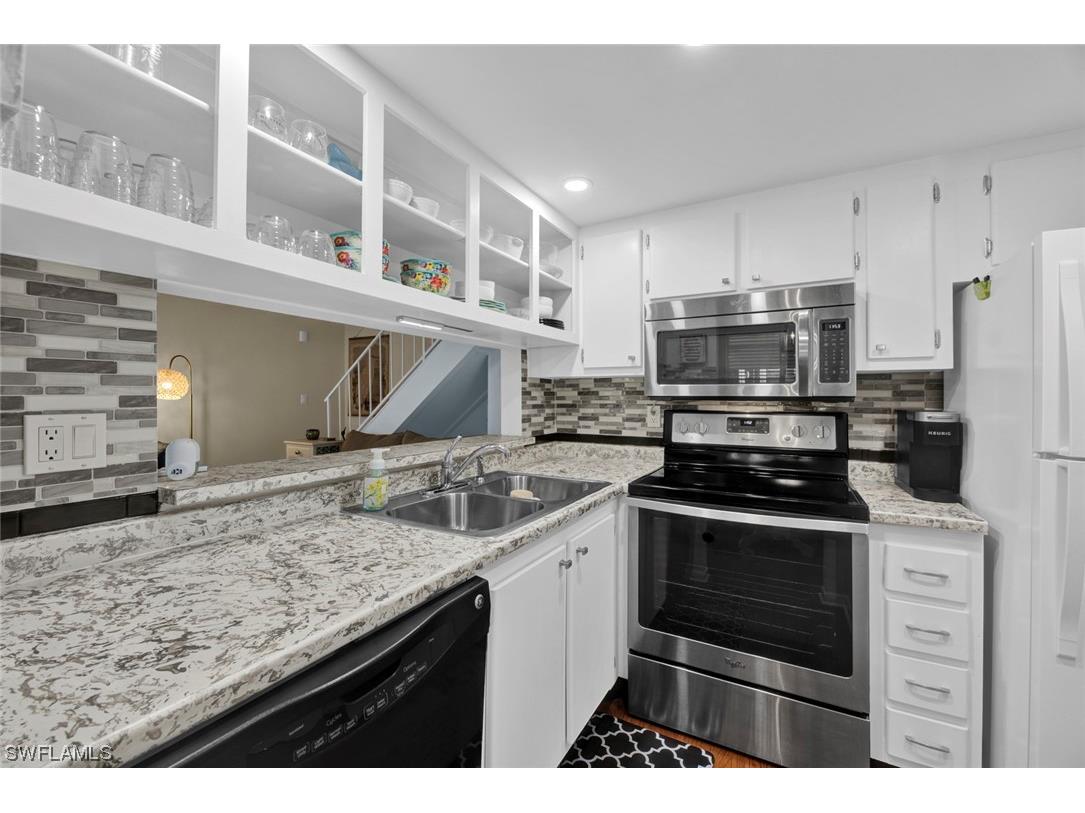 3289 New South Province Boulevard #3 Fort Myers FL 33907 223059098 image1