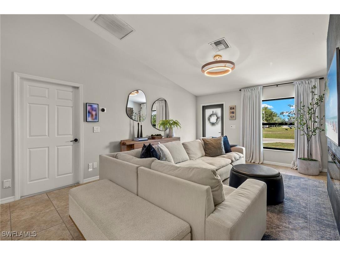 329 NE 27th Street Cape Coral FL 33909 2025001403 image4