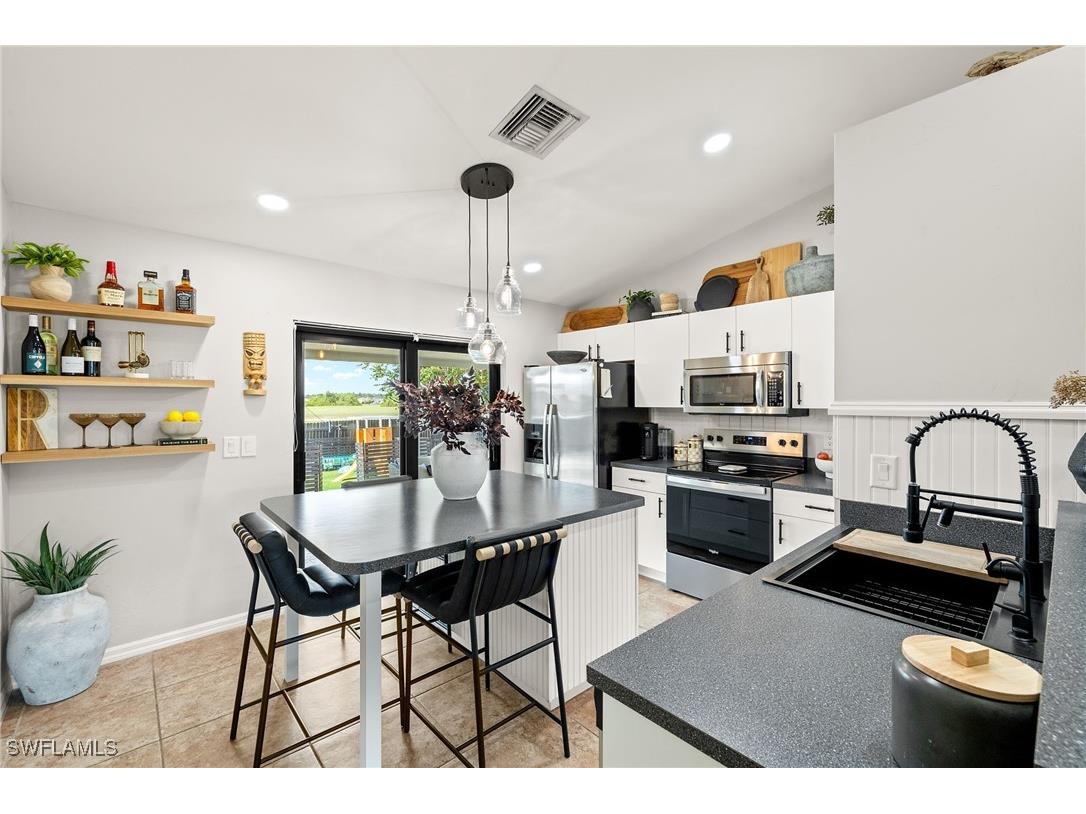 329 NE 27th Street Cape Coral FL 33909 2025001403 image8