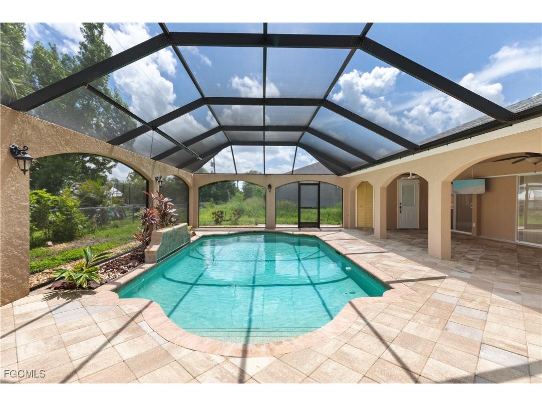 329 NE 9th Street Cape Coral FL 33909 2025002414 image1