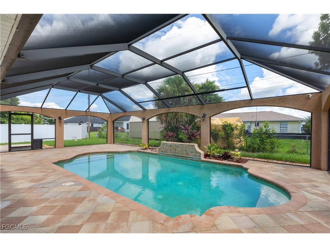 329 NE 9th Street Cape Coral FL 33909 2025002414 image3