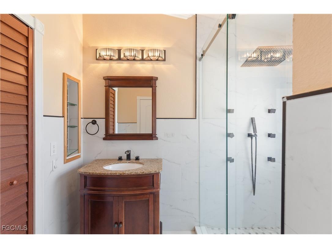 329 NE 9th Street Cape Coral FL 33909 2025002414 image30