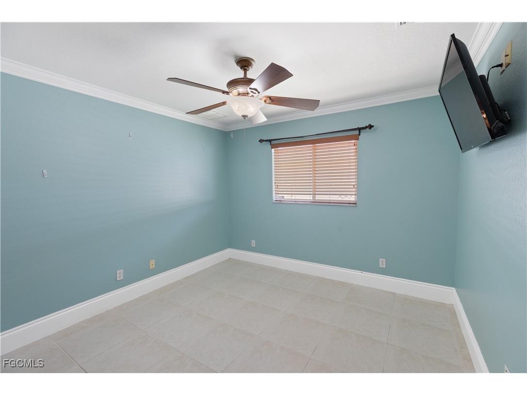 329 NE 9th Street Cape Coral FL 33909 2025002414 image33