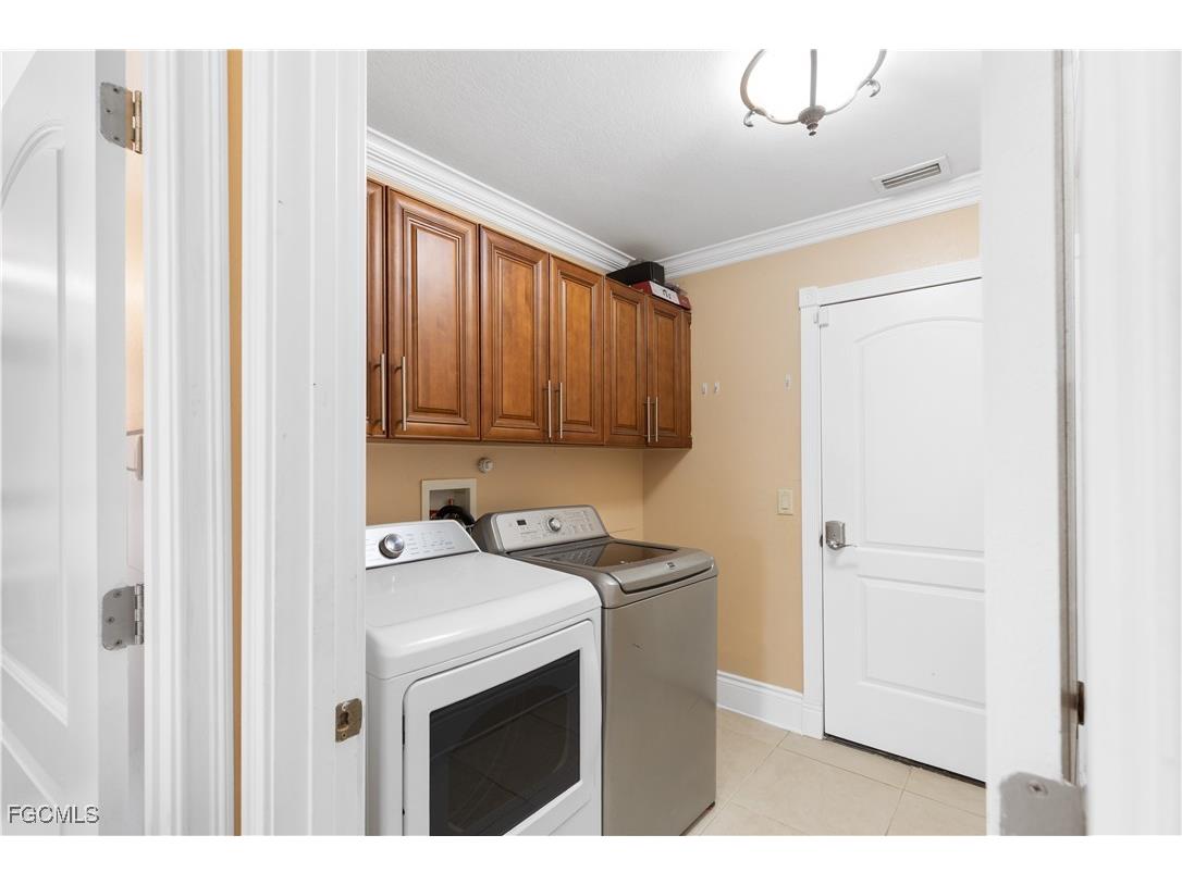 329 NE 9th Street Cape Coral FL 33909 2025002414 image35