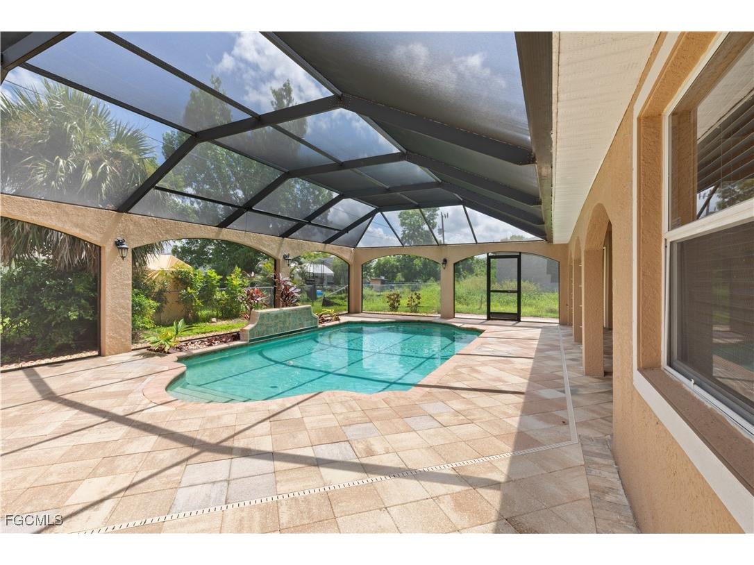 329 NE 9th Street Cape Coral FL 33909 2025002414 image39