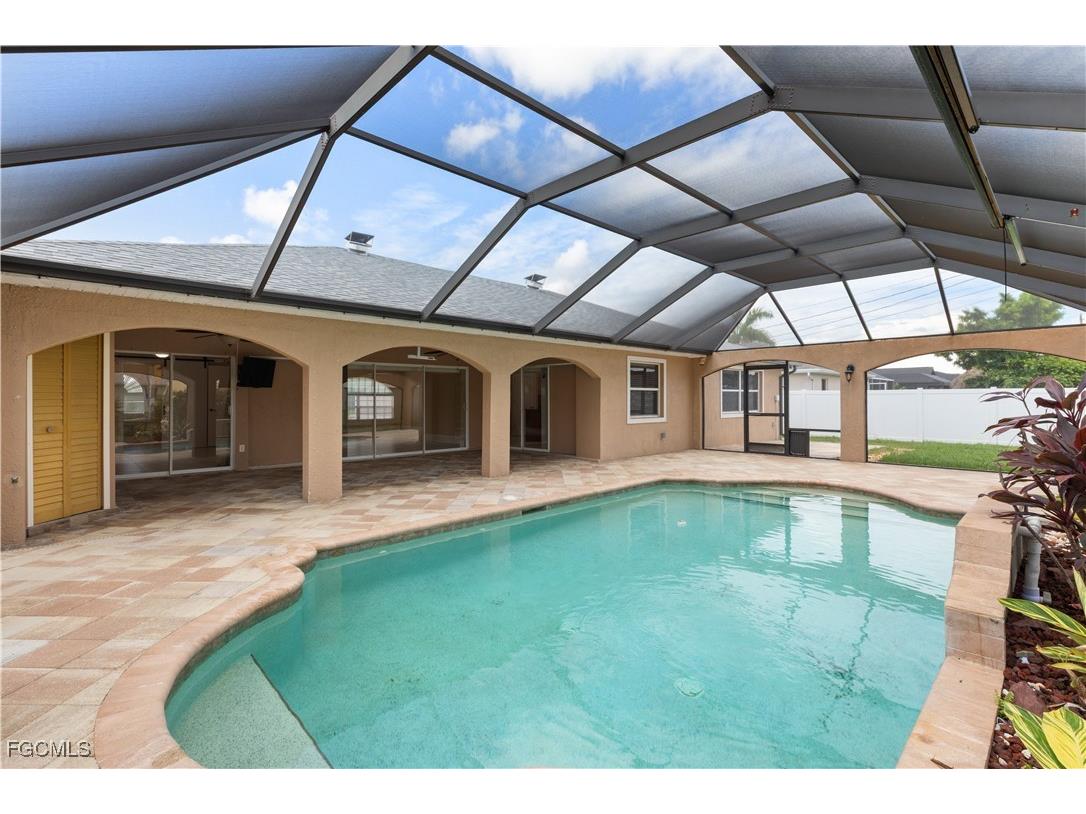 329 NE 9th Street Cape Coral FL 33909 2025002414 image40