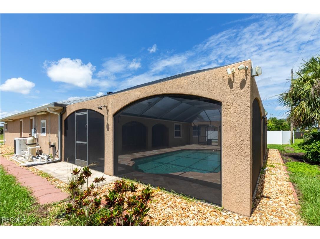 329 NE 9th Street Cape Coral FL 33909 2025002414 image42