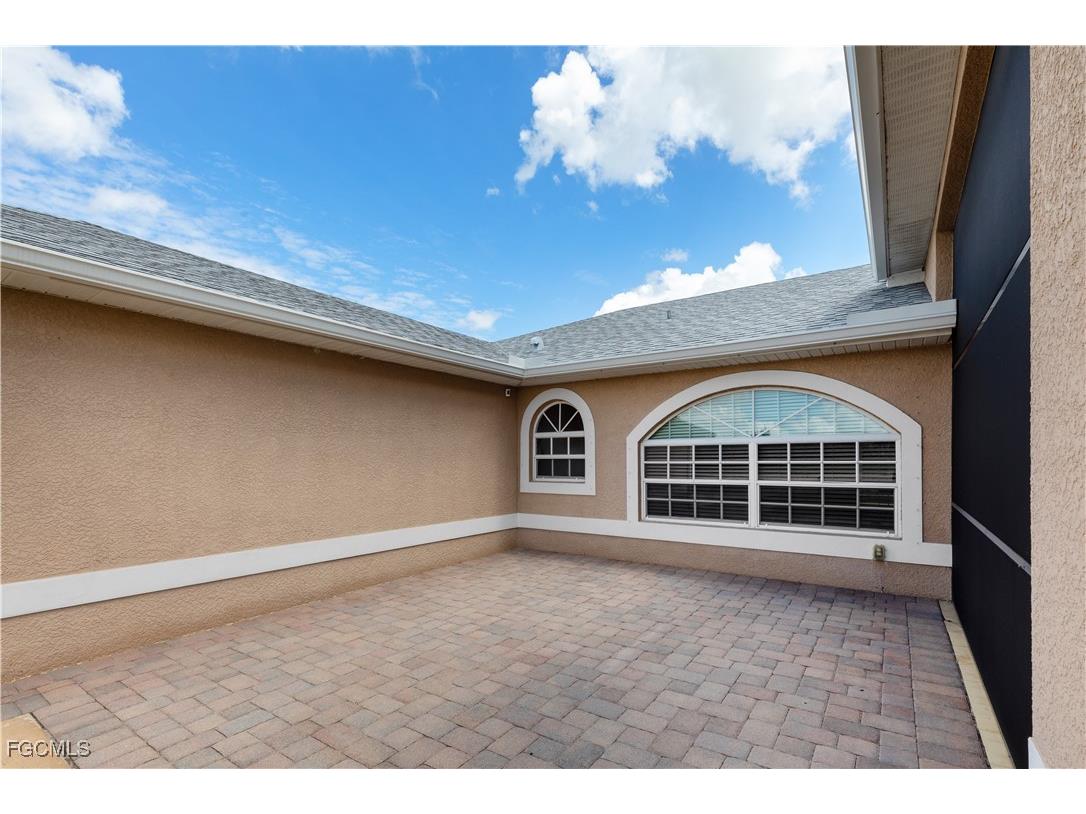 329 NE 9th Street Cape Coral FL 33909 2025002414 image6