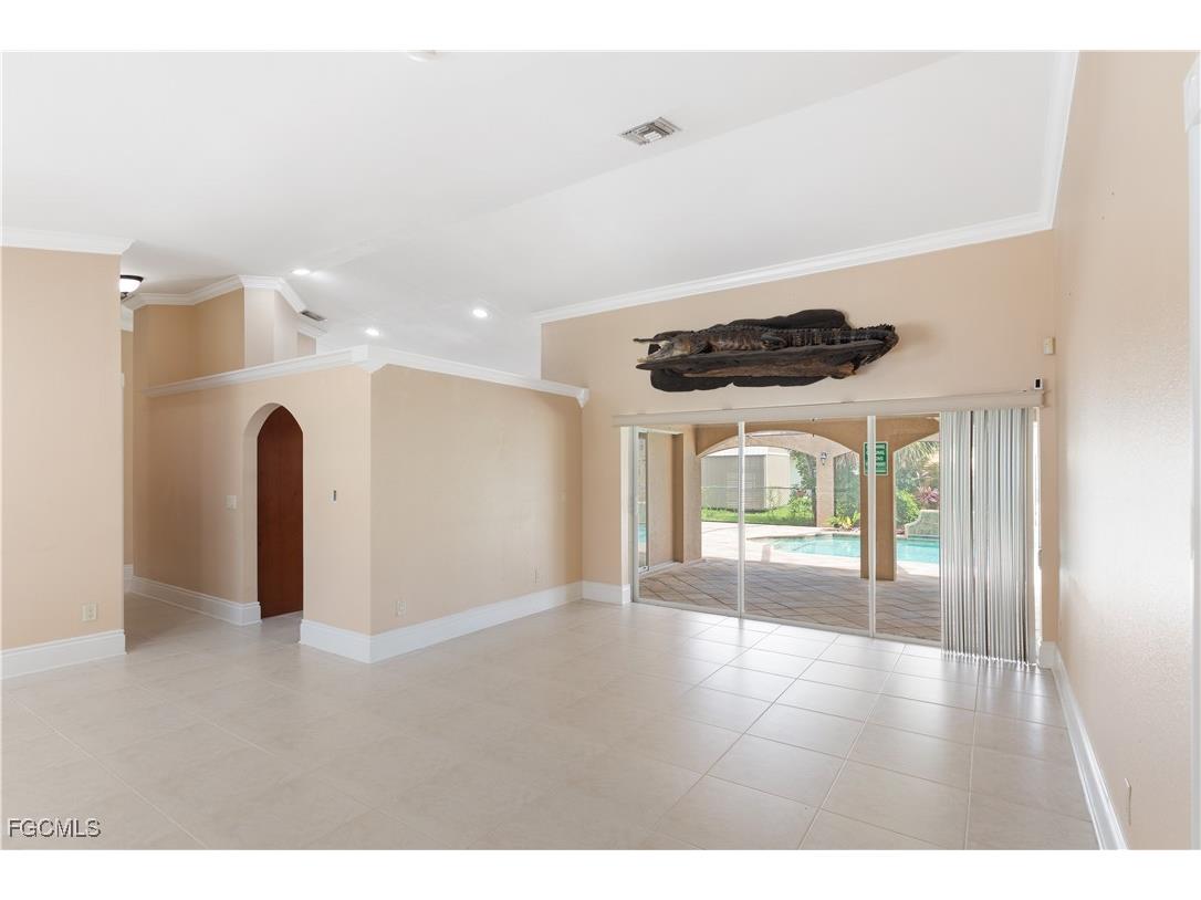 329 NE 9th Street Cape Coral FL 33909 2025002414 image9