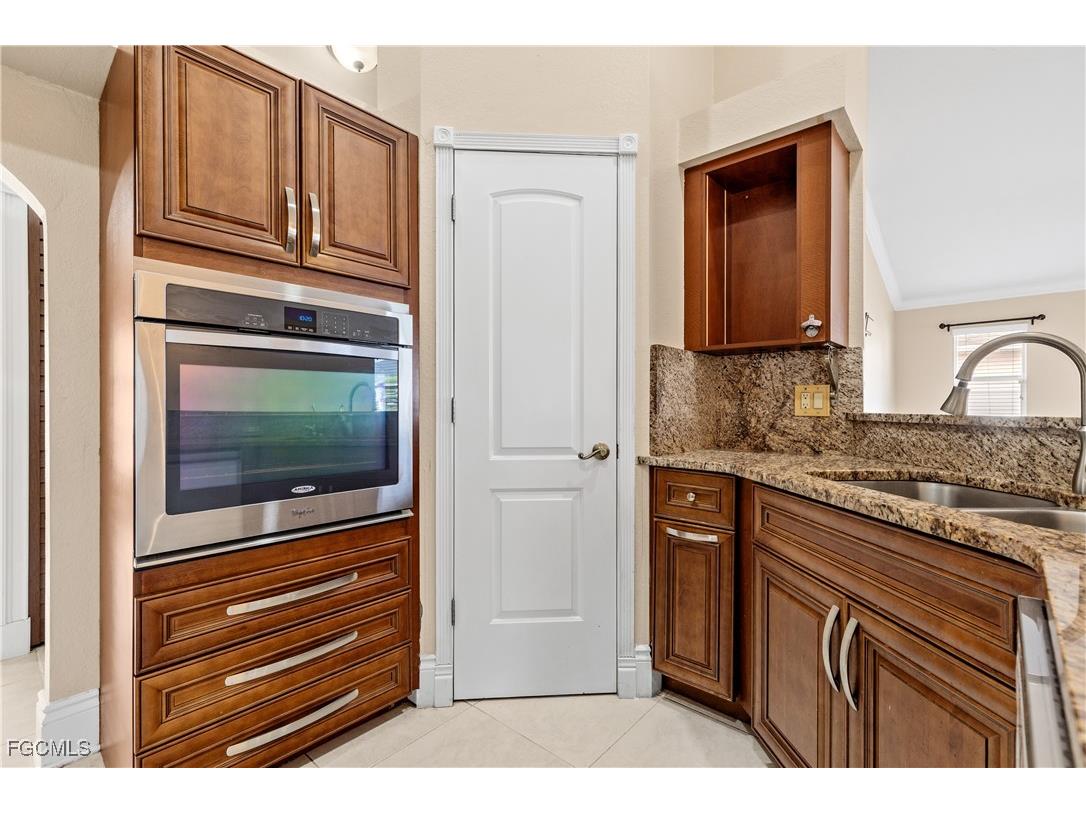 329 NE 9th Street Cape Coral FL 33909 2026004094 image5