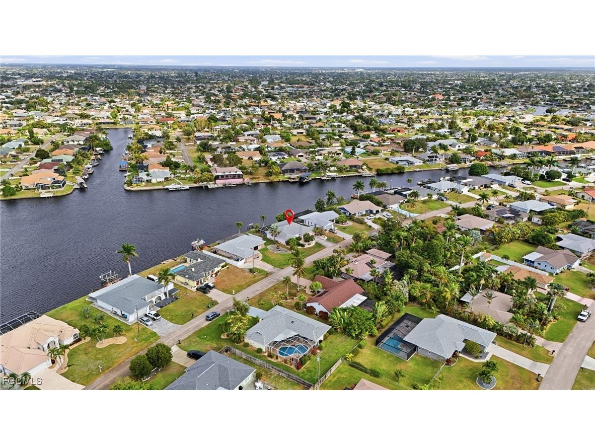 329 SE 33rd Terrace Cape Coral FL 33904 2025022585 image1
