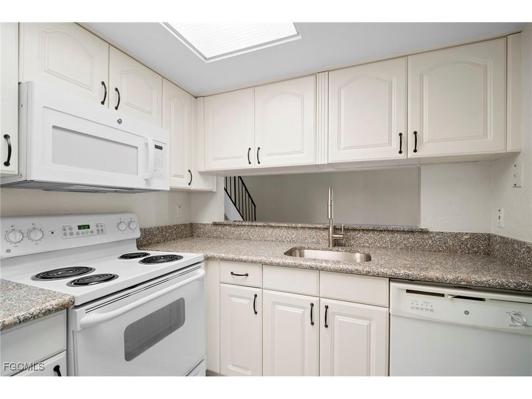 3291 Prince Edward Island Circle #2 Fort Myers FL 33907 2025016228 image14