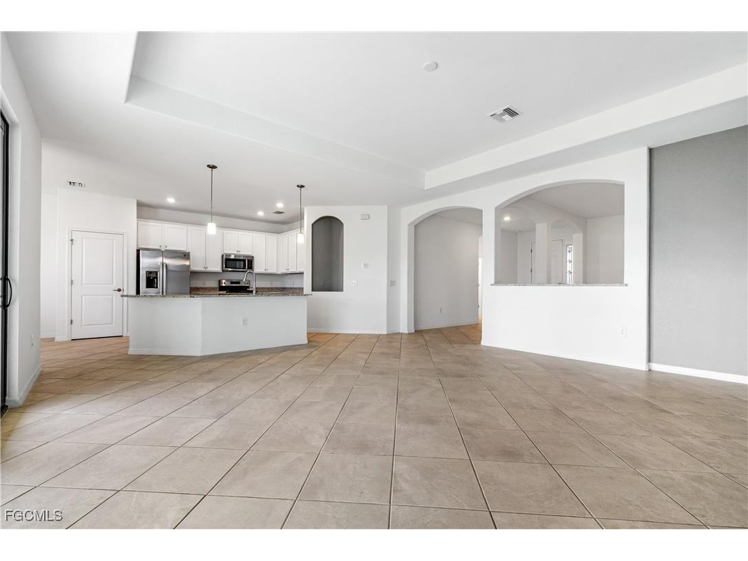 3296 Altimira Drive Fort Myers FL 33905 2025017196 image10