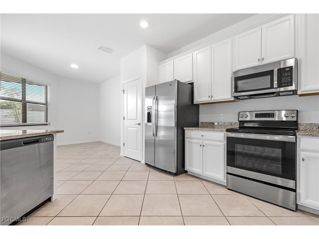 3296 Altimira Drive Fort Myers FL 33905 2025017196 image15