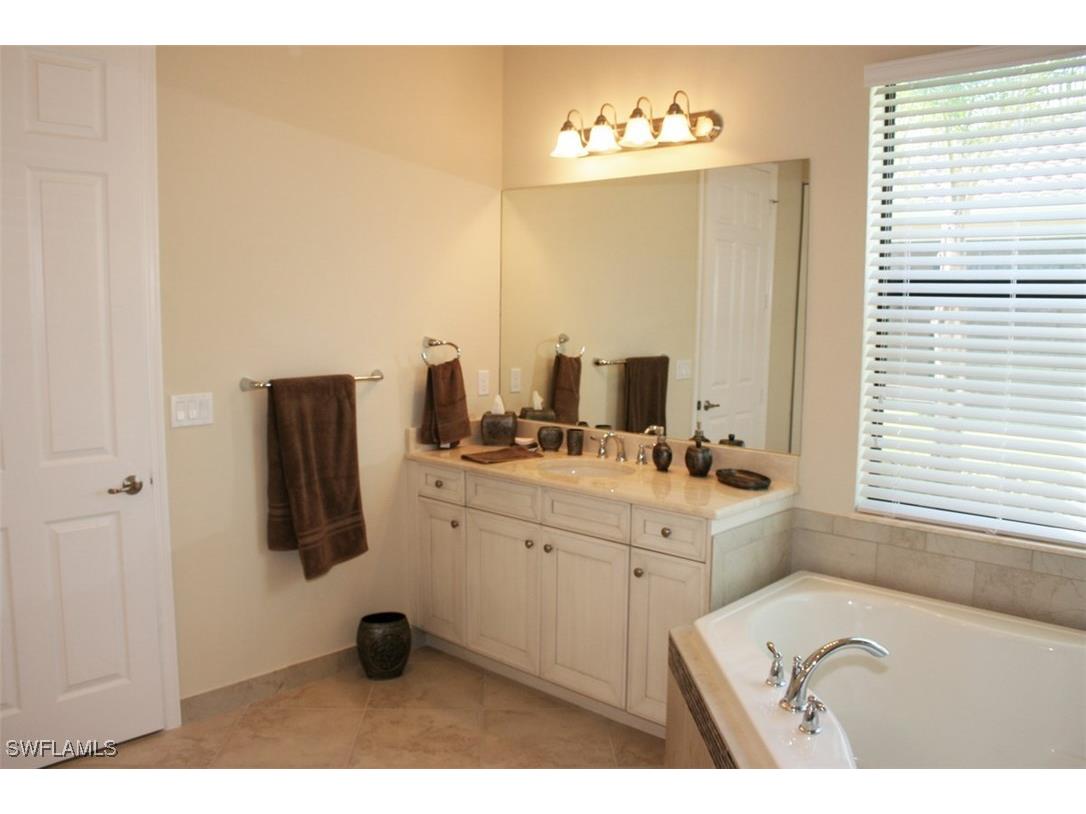 3296 Pacific Drive Naples FL 34119 225055646 image13