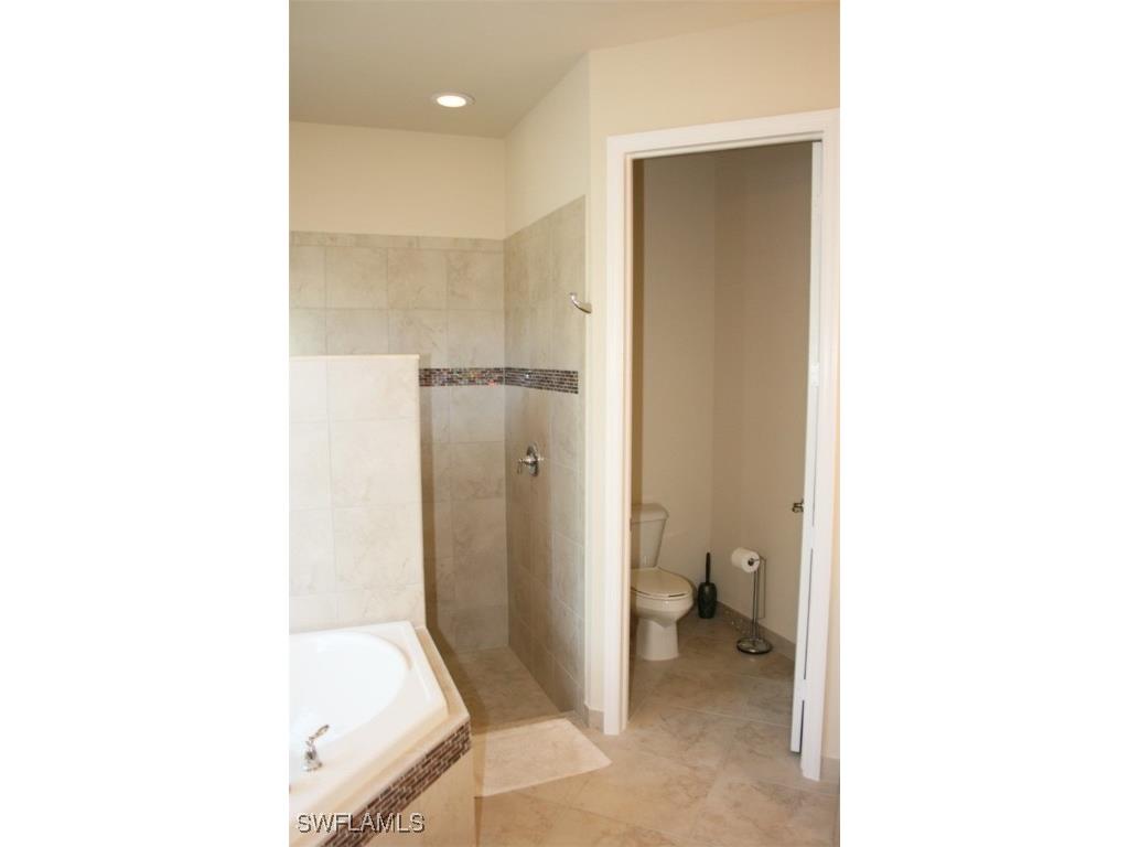 3296 Pacific Drive Naples FL 34119 225065794 image16