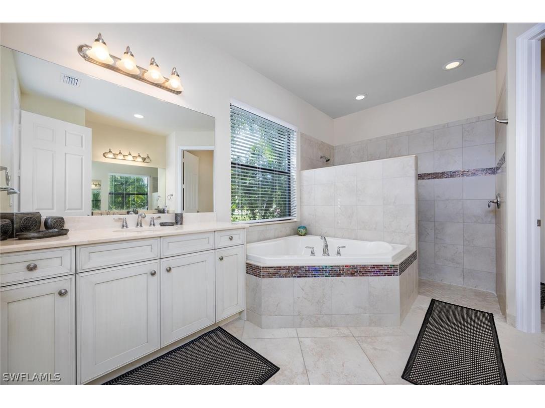 3296 Pacific Drive Naples FL 34119 226008747 image14