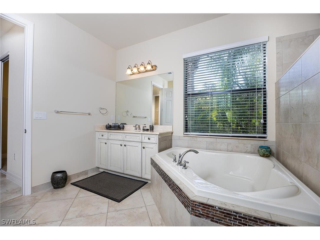 3296 Pacific Drive Naples FL 34119 226008747 image15