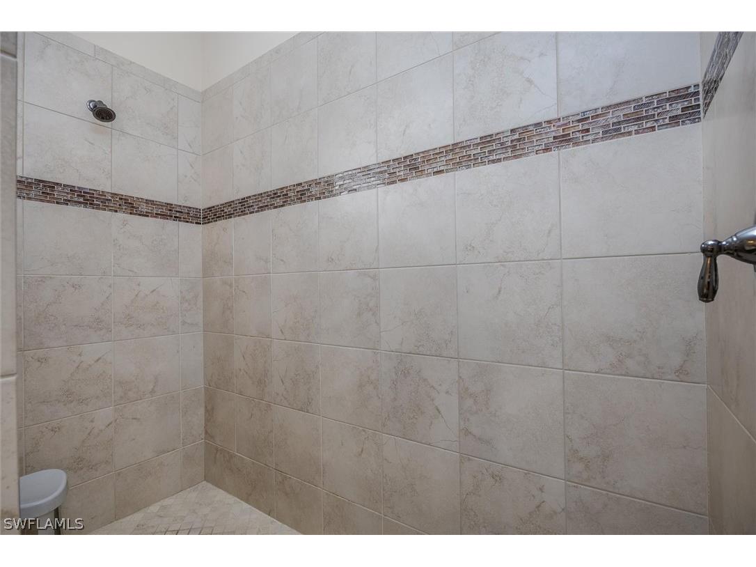 3296 Pacific Drive Naples FL 34119 226008747 image17