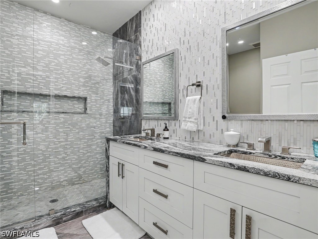 3299 Megan Lane #4 Naples FL 34109 226023575 image22