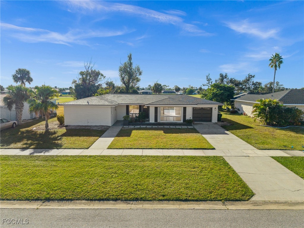 33 Golfview Place Rotonda West FL 33947 2025020656 image1