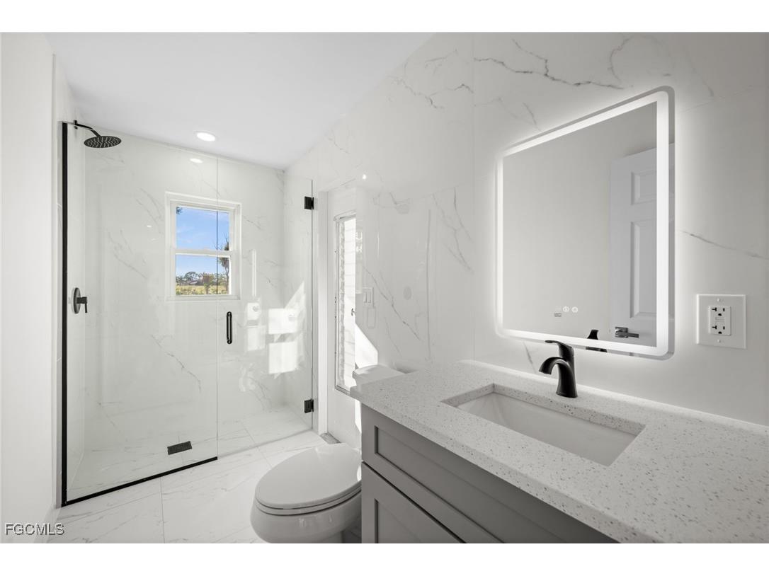 33 Golfview Place Rotonda West FL 33947 2025020656 image14