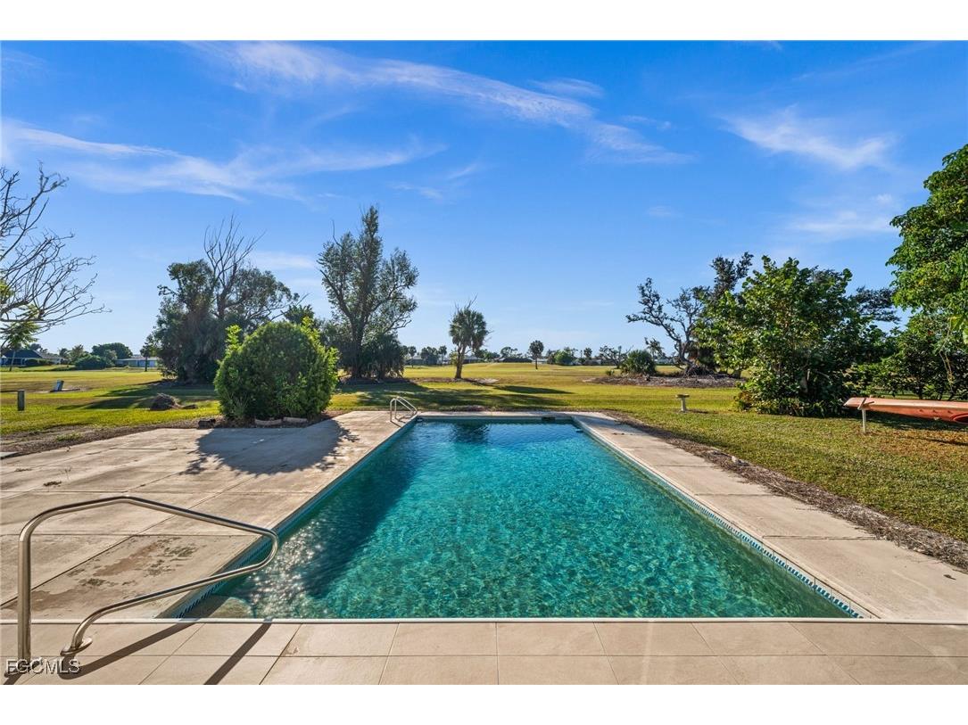 33 Golfview Place Rotonda West FL 33947 2025020656 image18