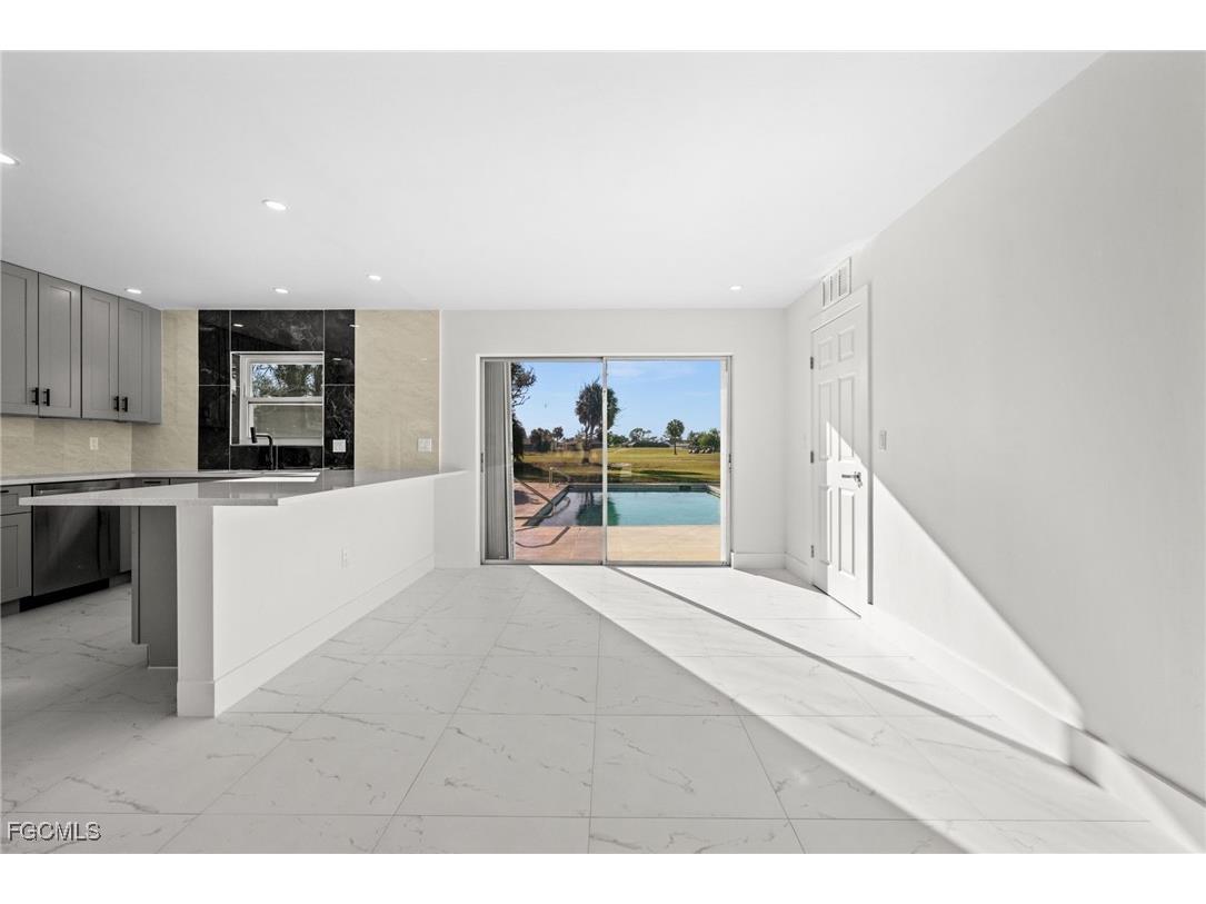 33 Golfview Place Rotonda West FL 33947 2025020656 image31