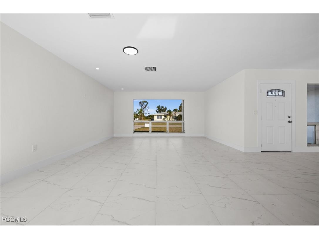 33 Golfview Place Rotonda West FL 33947 2025020656 image35