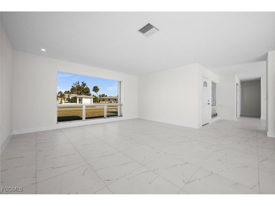 33 Golfview Place Rotonda West FL 33947 2025020656 image36