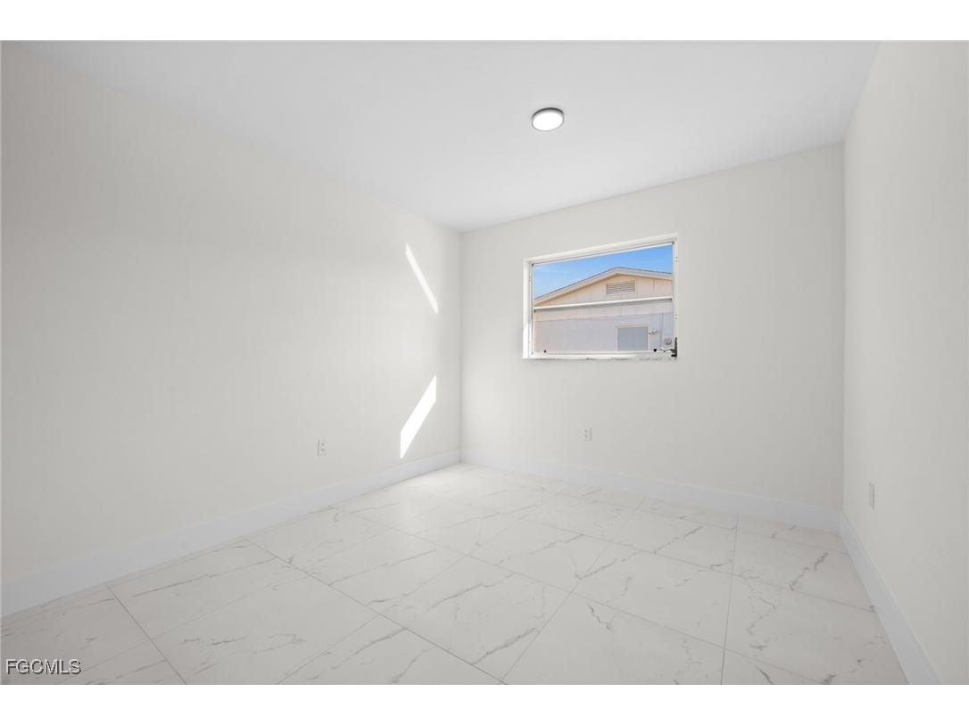 33 Golfview Place Rotonda West FL 33947 2025020656 image37