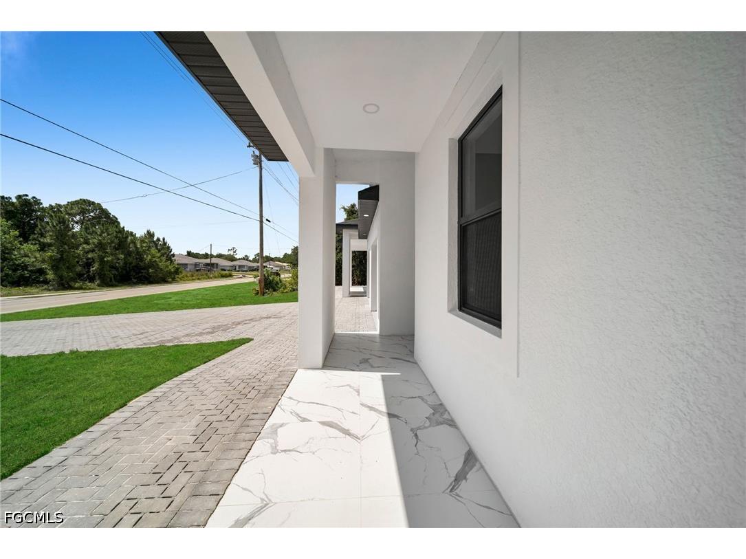 330 / 332 Bell Boulevard S Lehigh Acres FL 33974 2026022499 image4