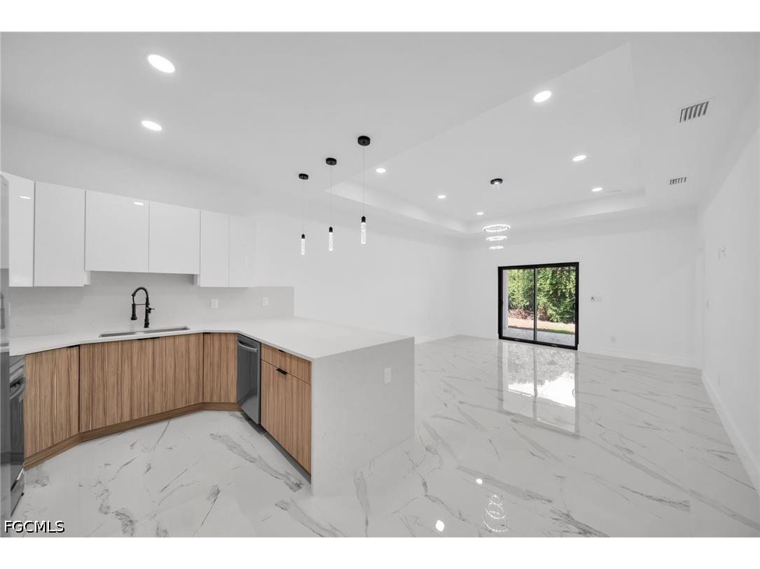 330 / 332 Bell Boulevard S Lehigh Acres FL 33974 2026022499 image5