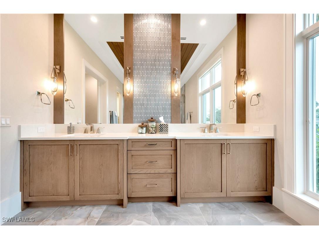 330 Broad Avenue N Naples FL 34102 226004065 image19