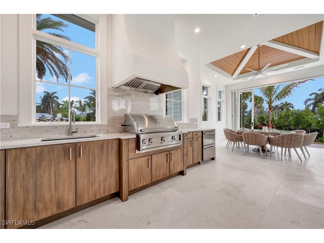 330 Broad Avenue N Naples FL 34102 226004065 image24