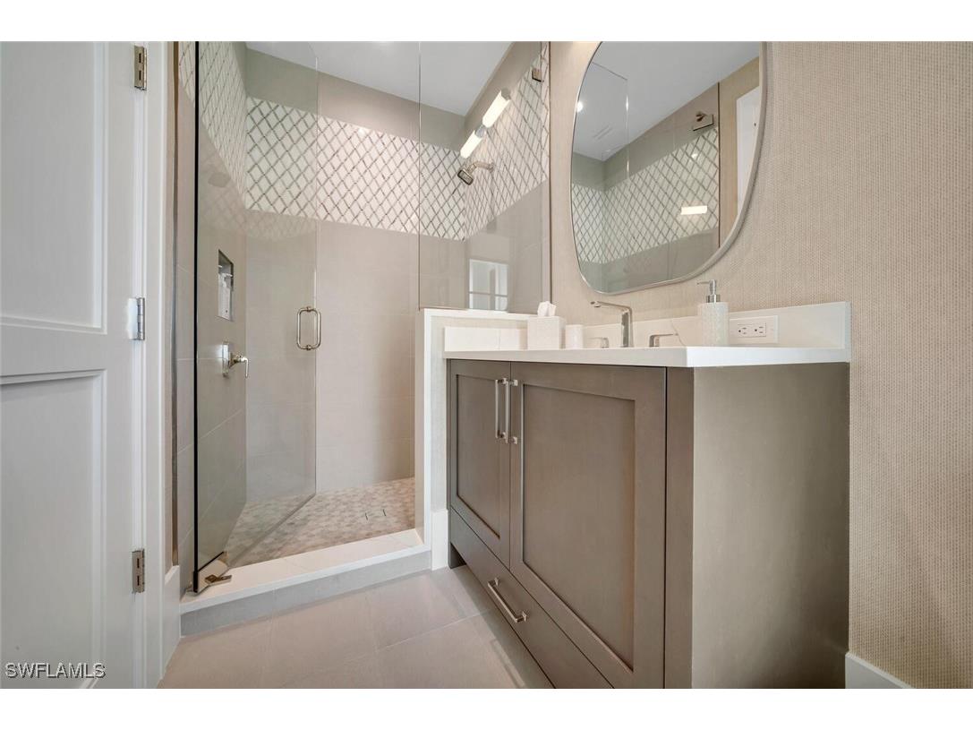 330 Broad Avenue N Naples FL 34102 226004065 image38